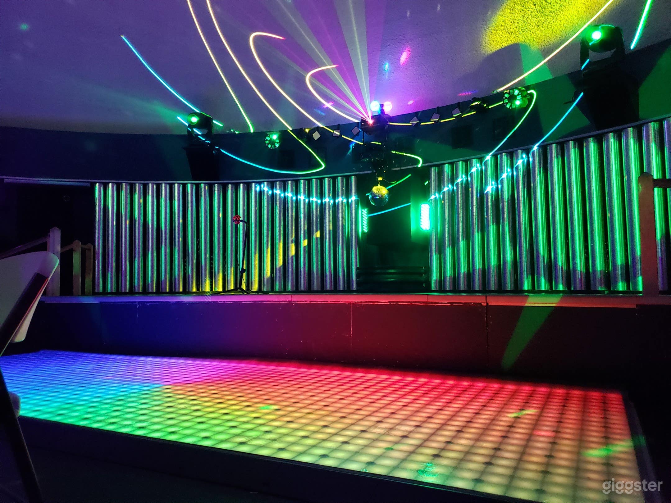 High Tech Entertainment Center &amp; Arcade Photo 1