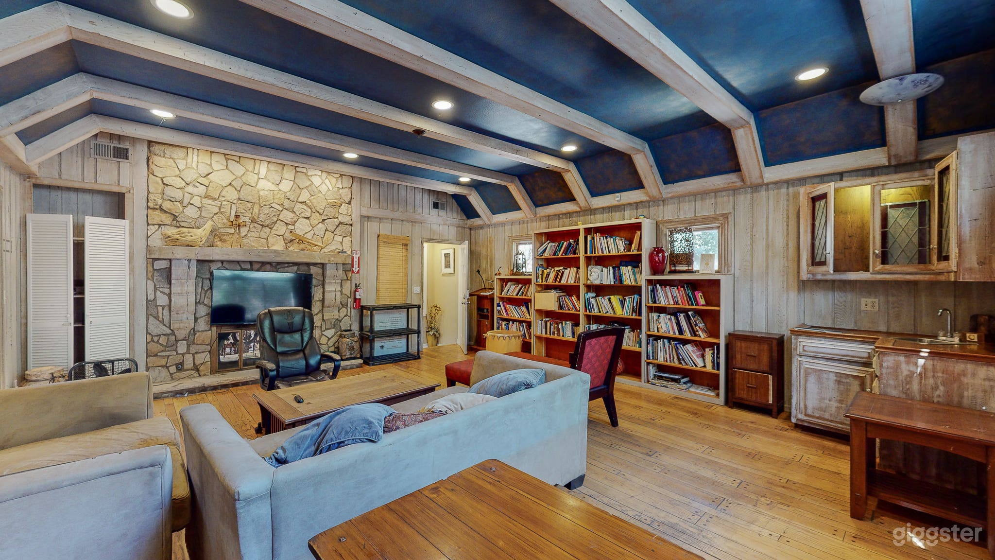 Tuscan Villa with Indoor Pool and Spa Photo 3