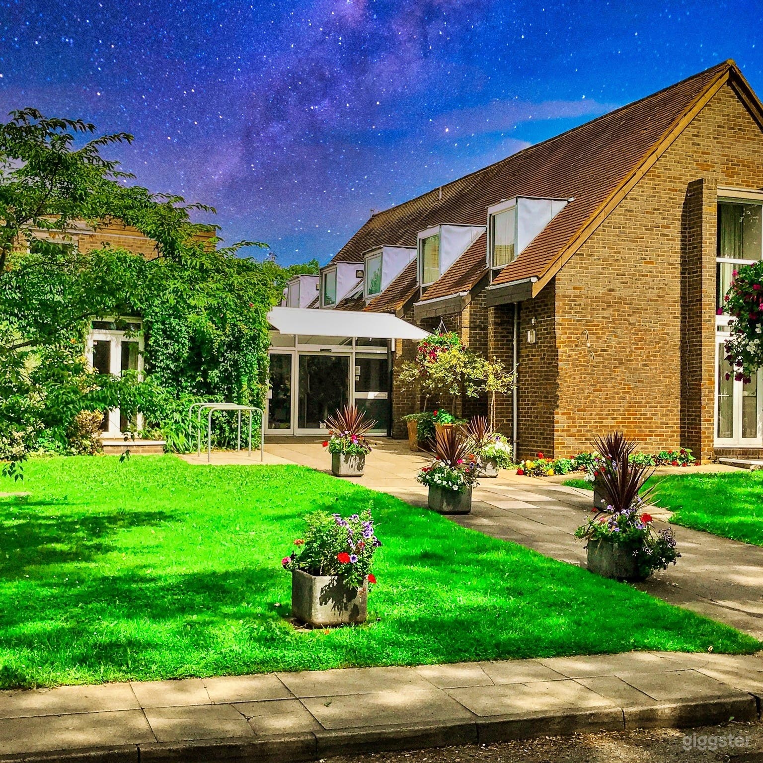 Intimate Event Space in Wraysbury Photo 3