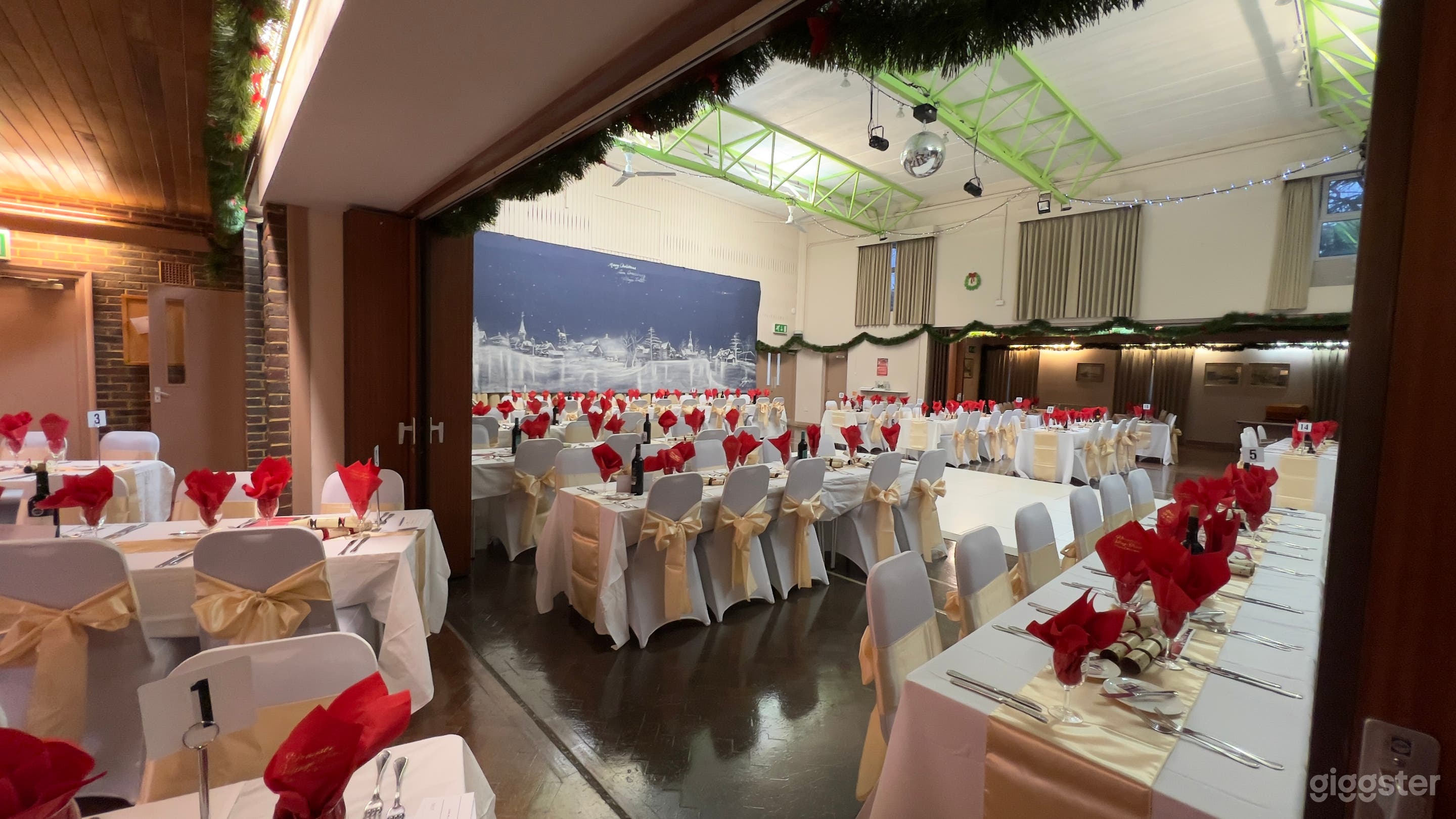 Wedding receptions , Parties , Concerts . 