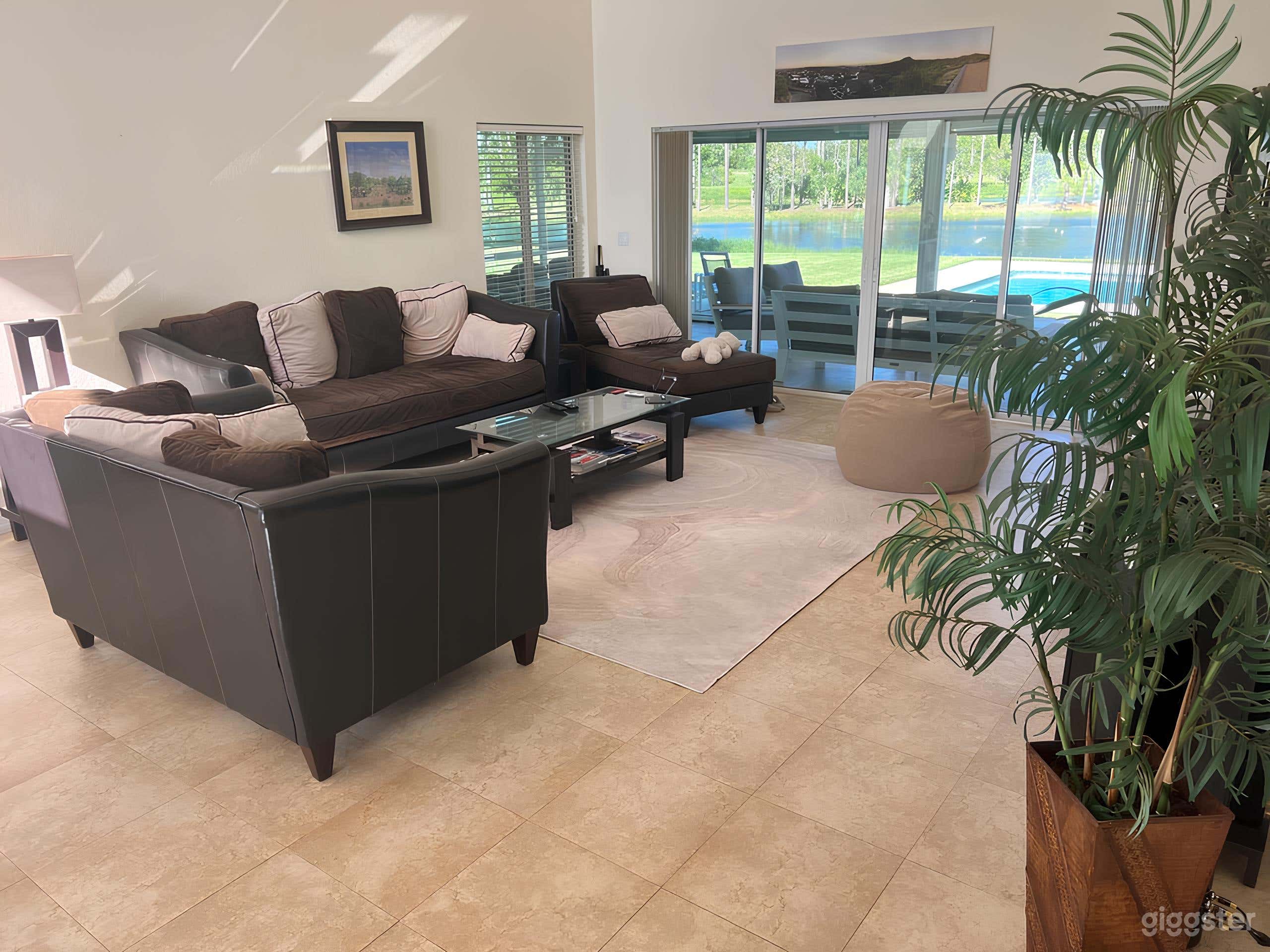 Lakeside Retreat: Bright, Open Living Room Photo 2