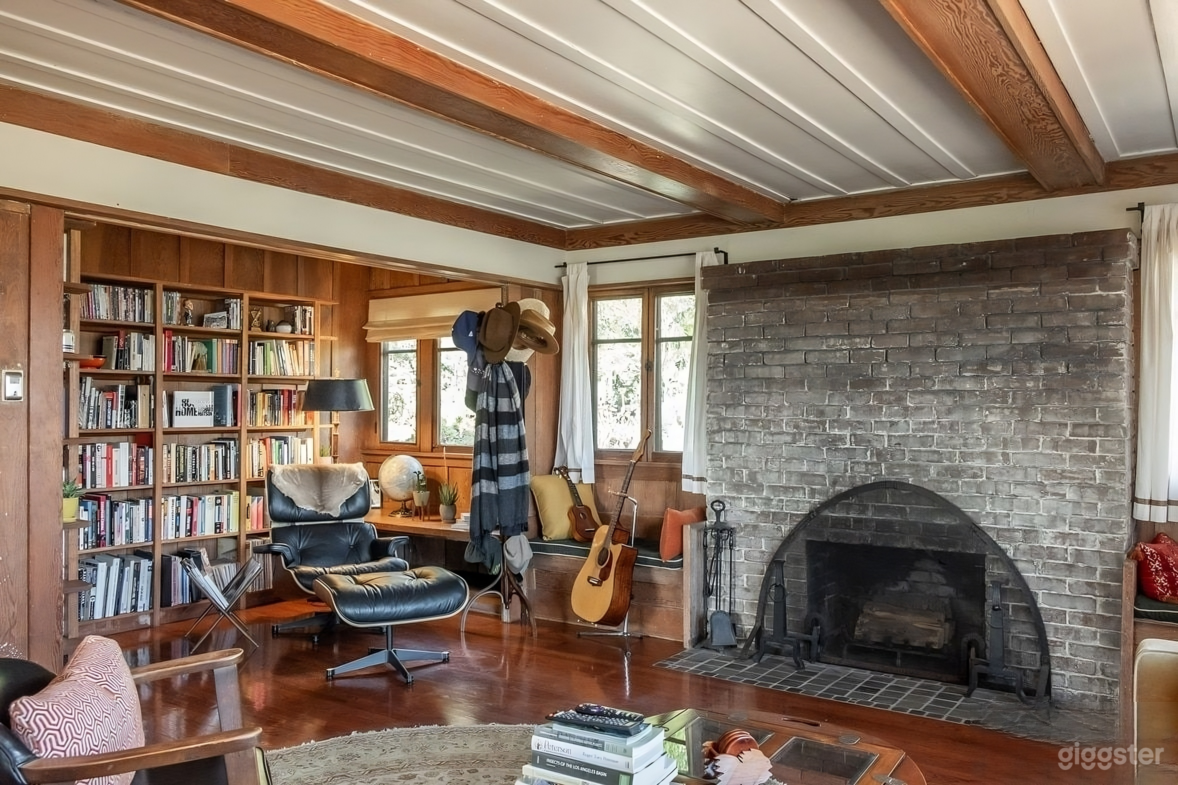 Craftsman hunting lodge bungalow w/ mountain views Photo 1