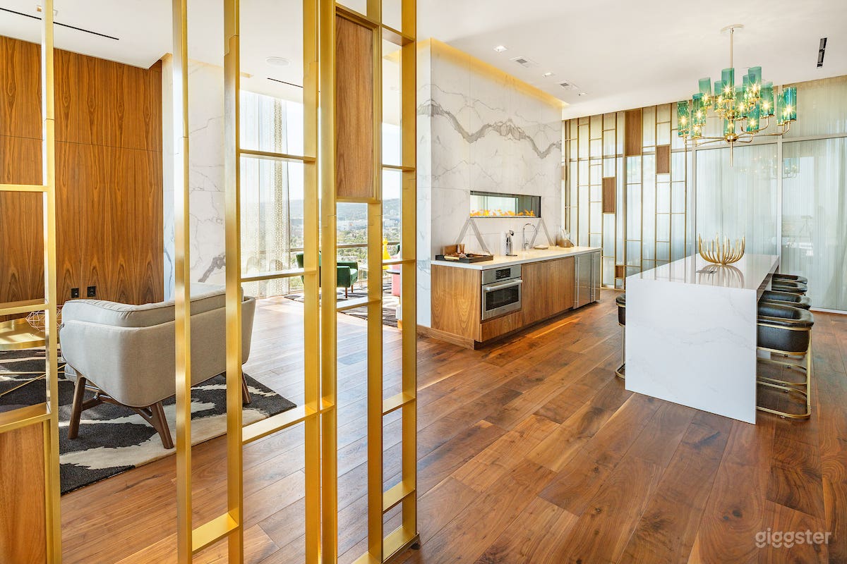 Lavish Clubhouse in Beverly Grove Photo 3