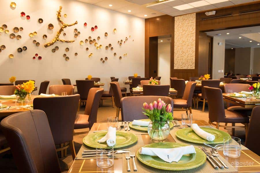 Modern and Stylish Dining Room in Houston Photo 1