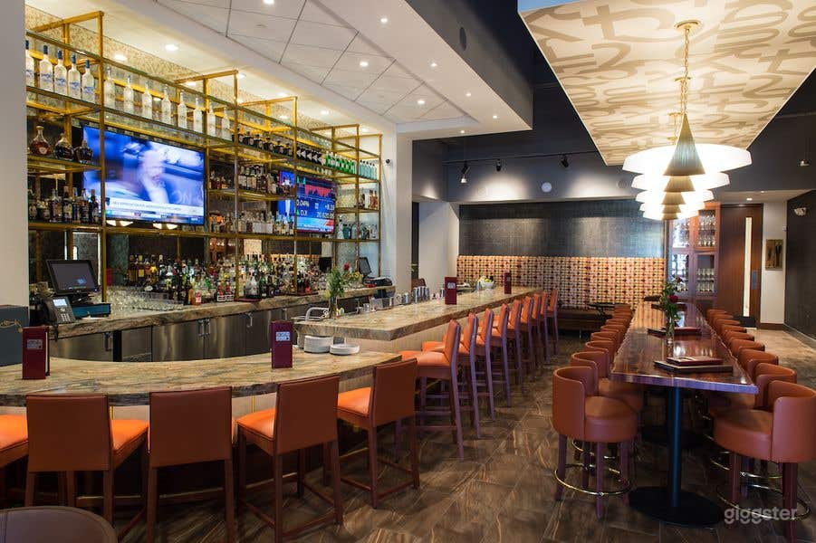 Modern and Stylish Dining Room in Houston Photo 2