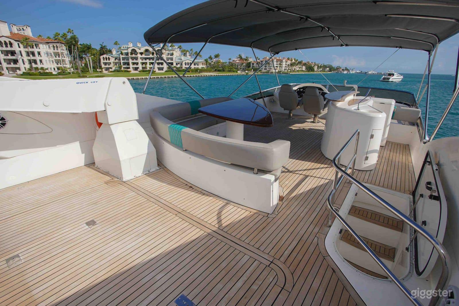 Sophisticated 82' Sunseeker  Photo 4