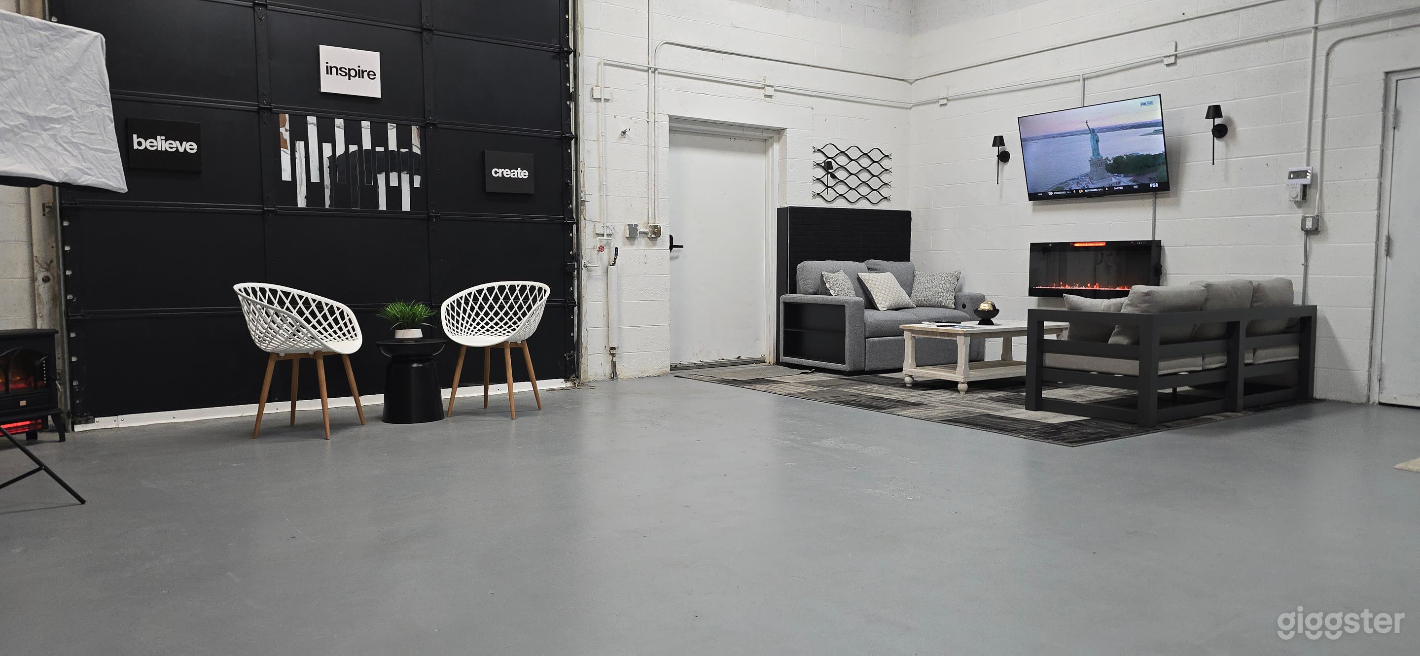 Private creative photography and small event space Photo 2