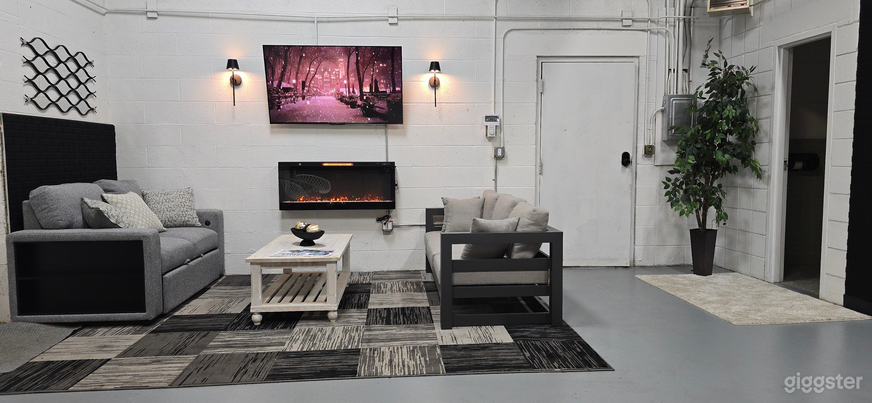 Private creative photography and small event space Photo 3