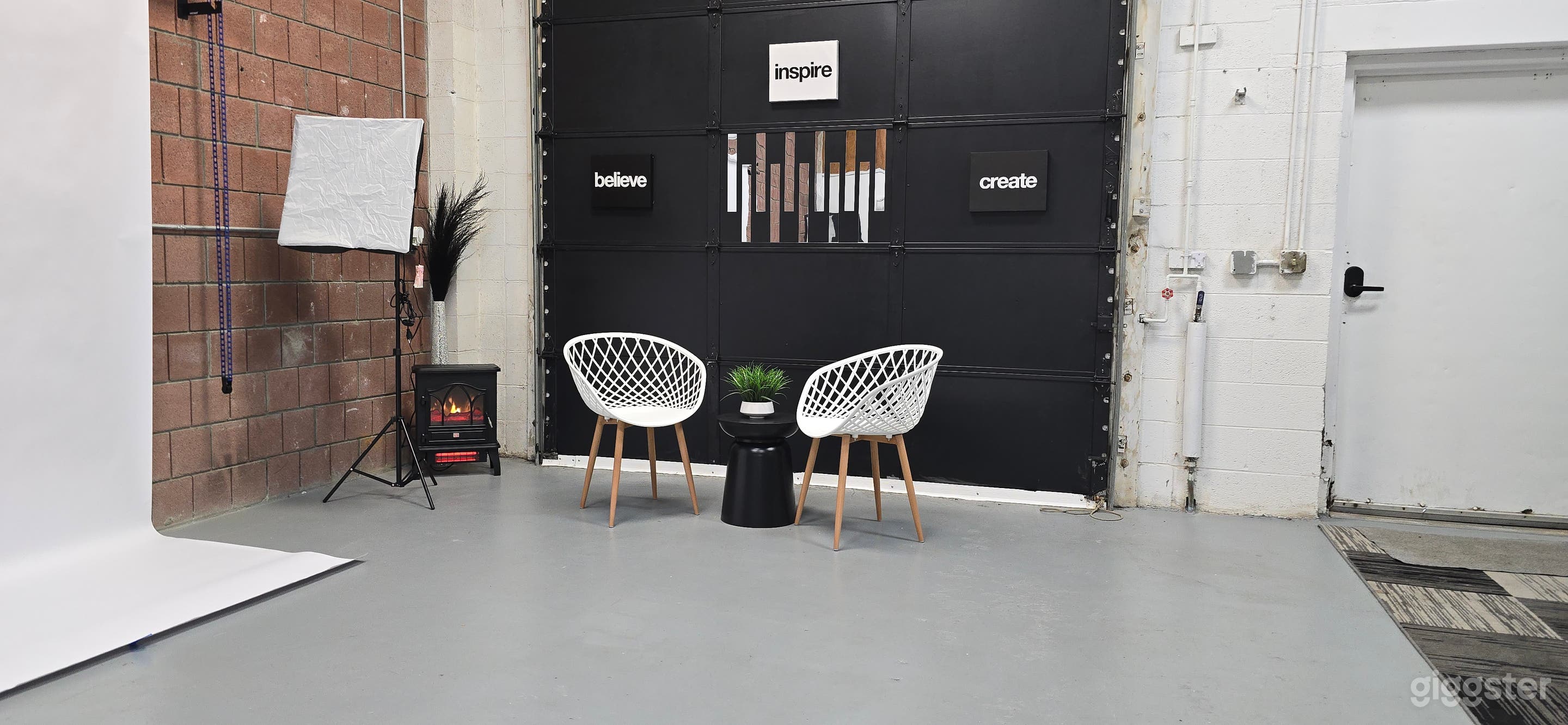 Private creative photography and small event space Photo 4