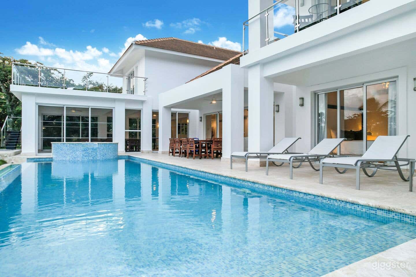 Lake View Villa - Swimming Pool Rental Photo 3