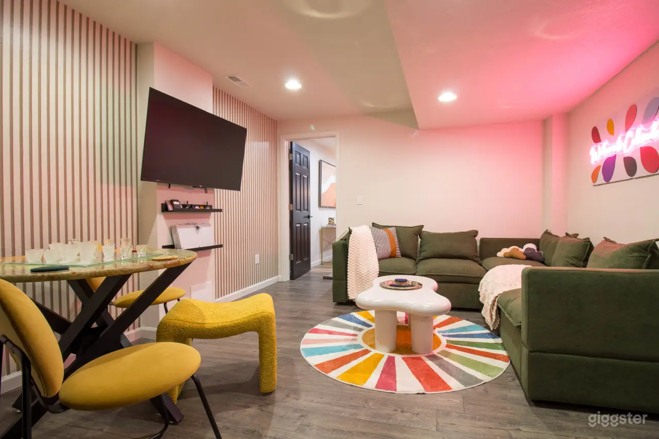 Colorful Colorado - Modern House Photo 3