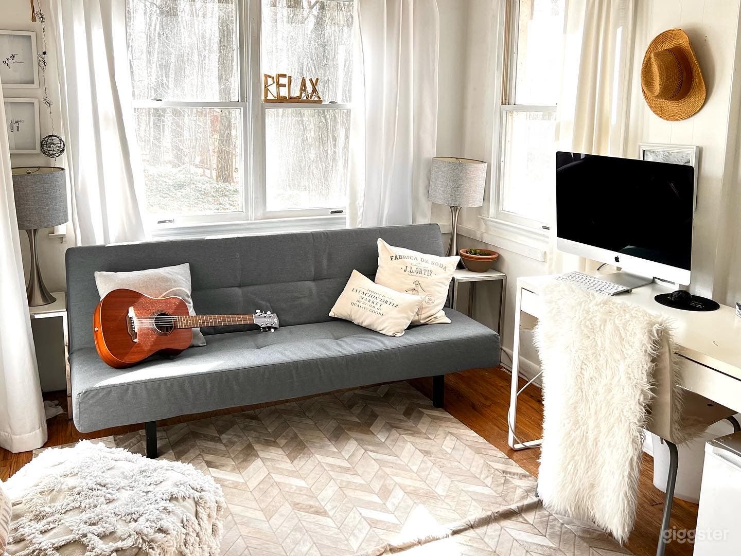 Cheerful 4 Bed modern country house in the woods Photo 1