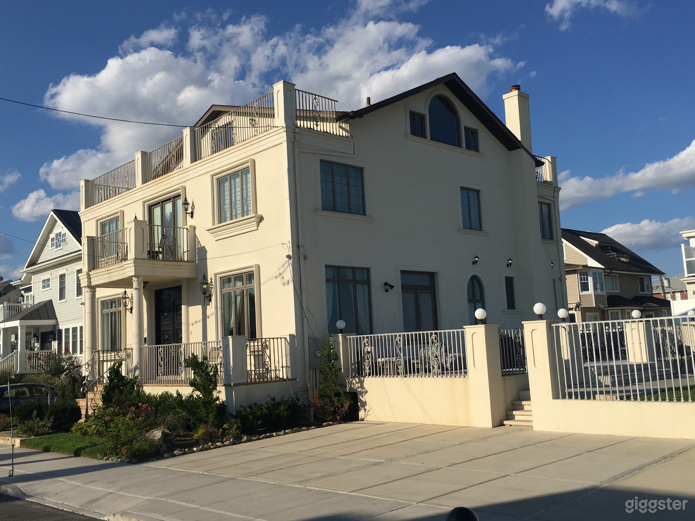 Grand Beach House Photo 2