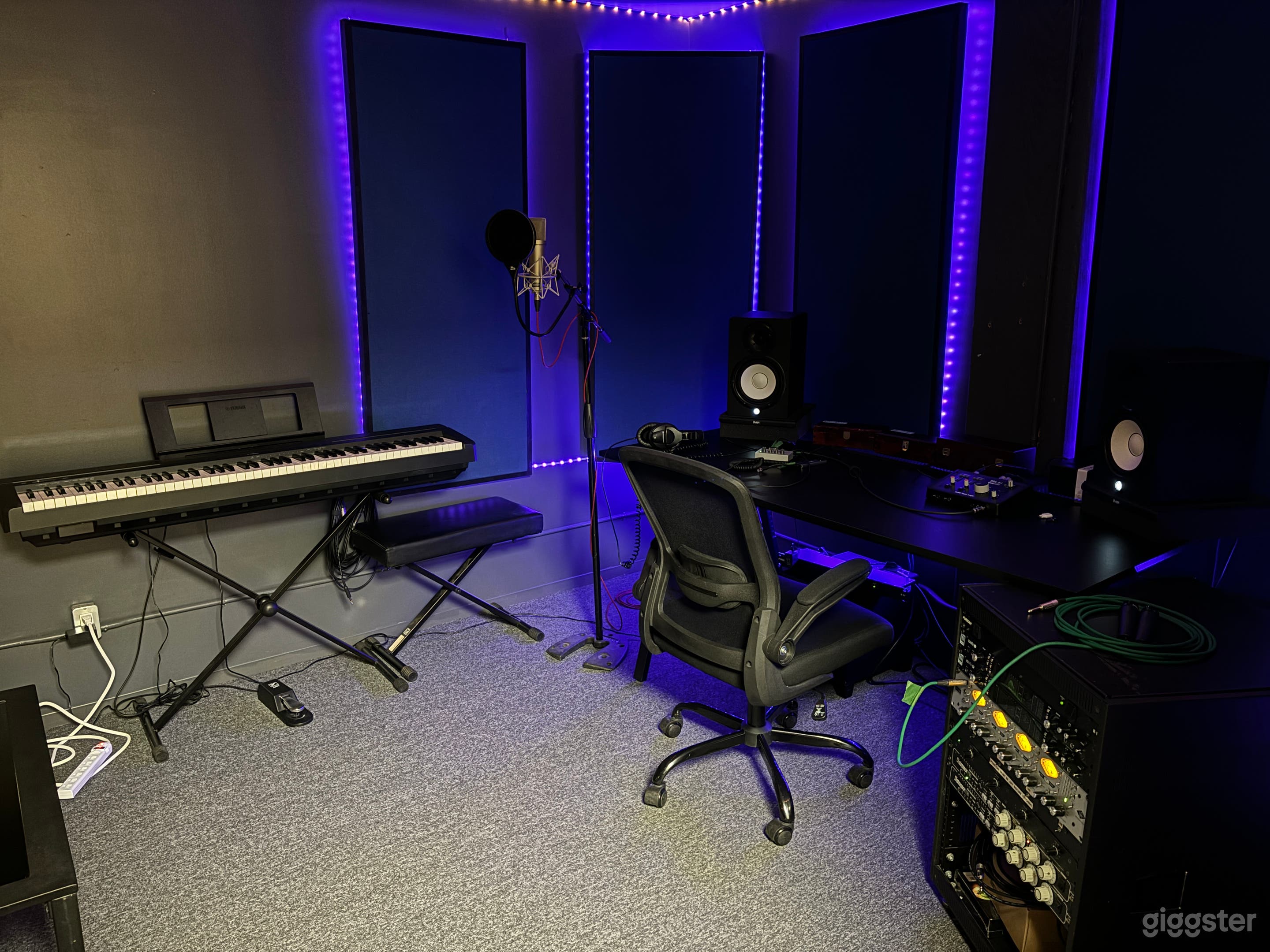 Kensington Recording Studio – Plug-and-Play Setup Photo 3