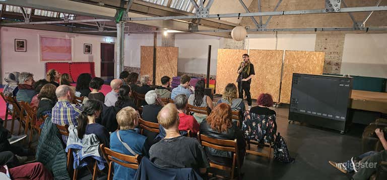  Espacio urbano amplio y adaptable para eventos 