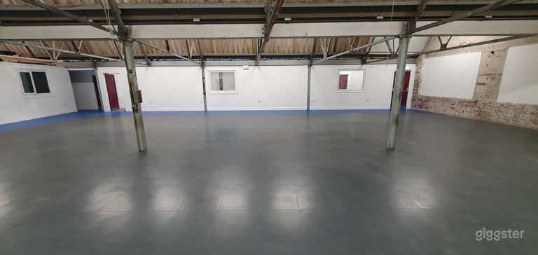  Espacio urbano amplio y adaptable para eventos 