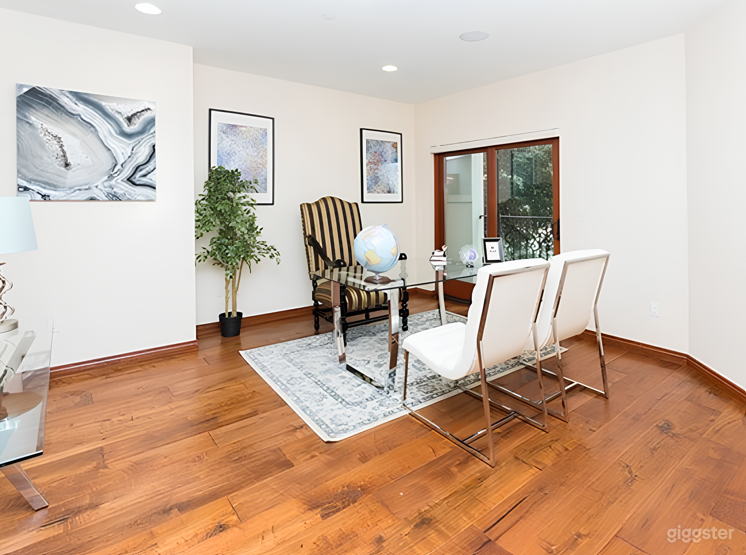 Gorgeous Home with Serene Neighborhood Photo 4