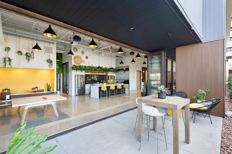  Vibrant New Event Venue with Lounge & Kitchenette 