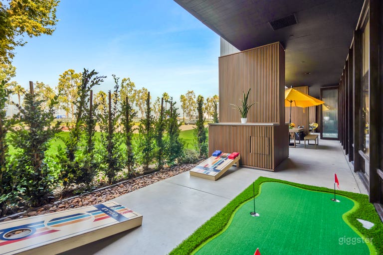  Vibrant New Event Venue with Lounge & Kitchenette 