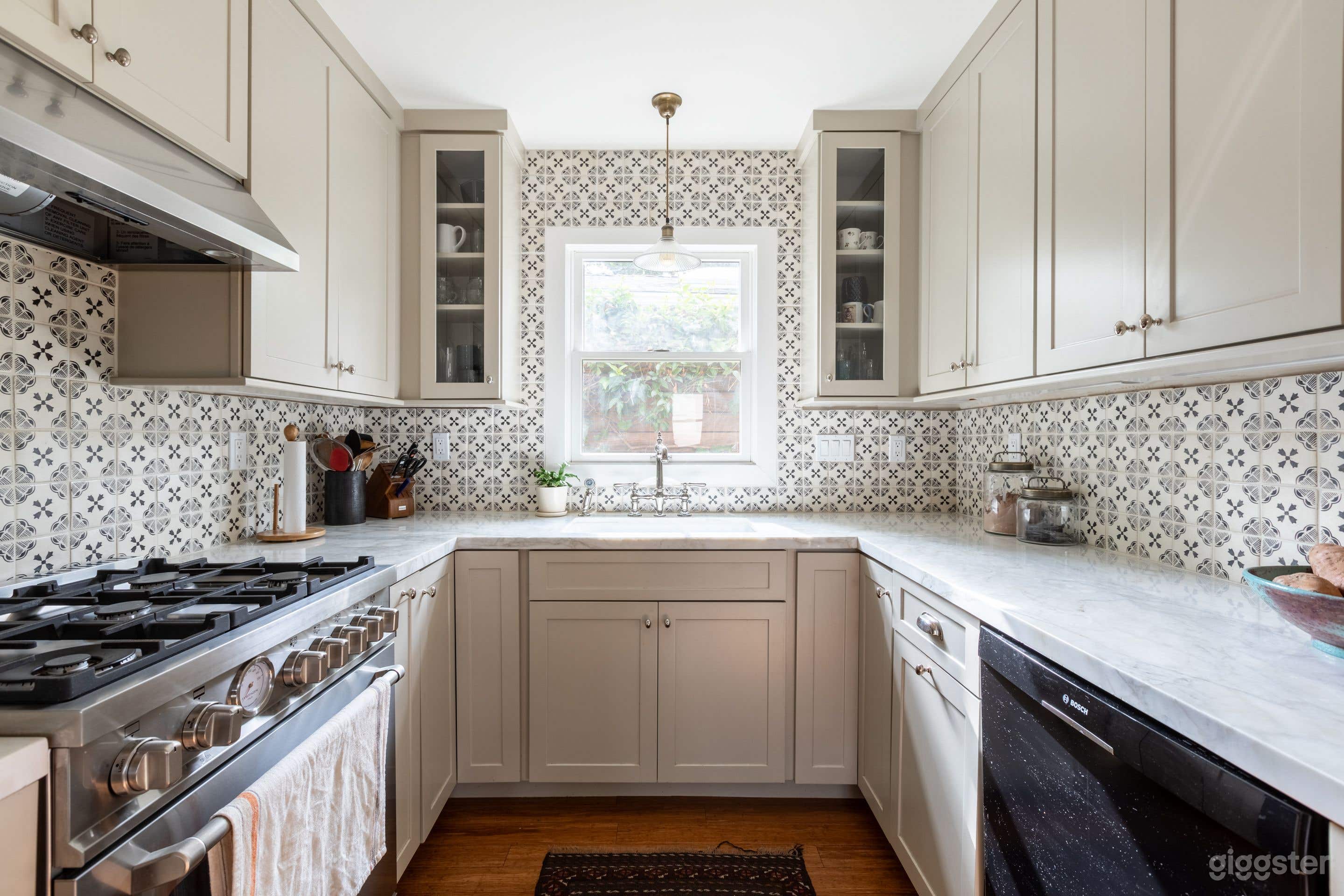 Charming 1920's Home with a Lush Native Garden  Photo 2