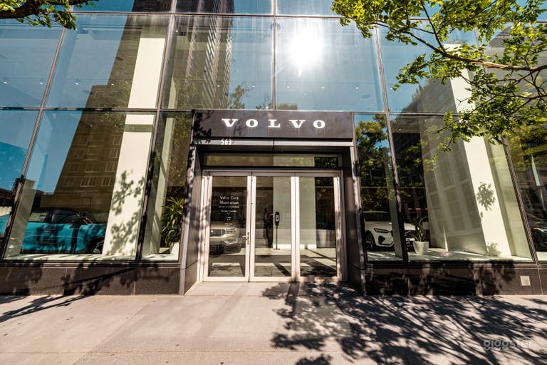  Volvo Cars Manhattan 