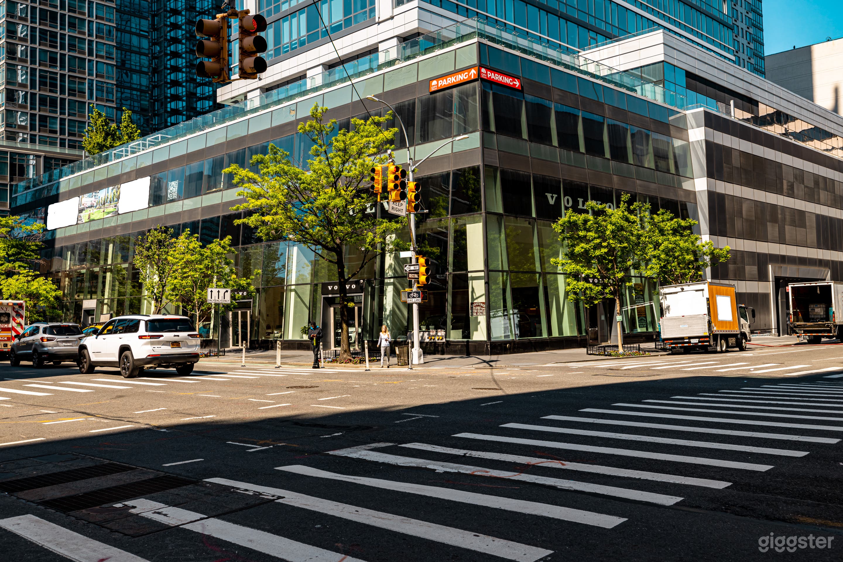 Volvo Cars Manhattan Photo 1