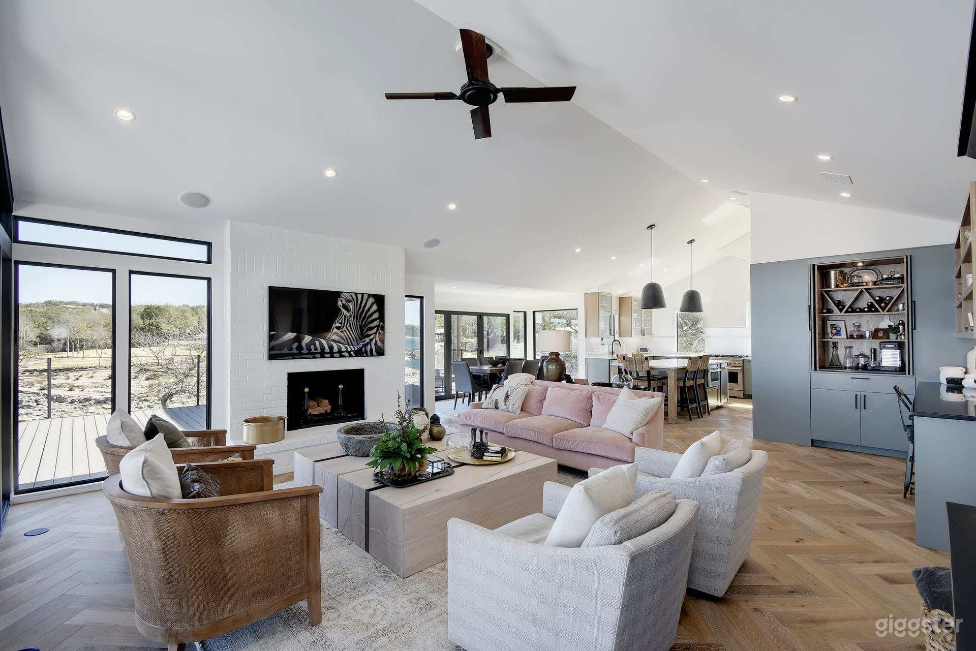 Fully renovated house on Lake Travis Photo 3