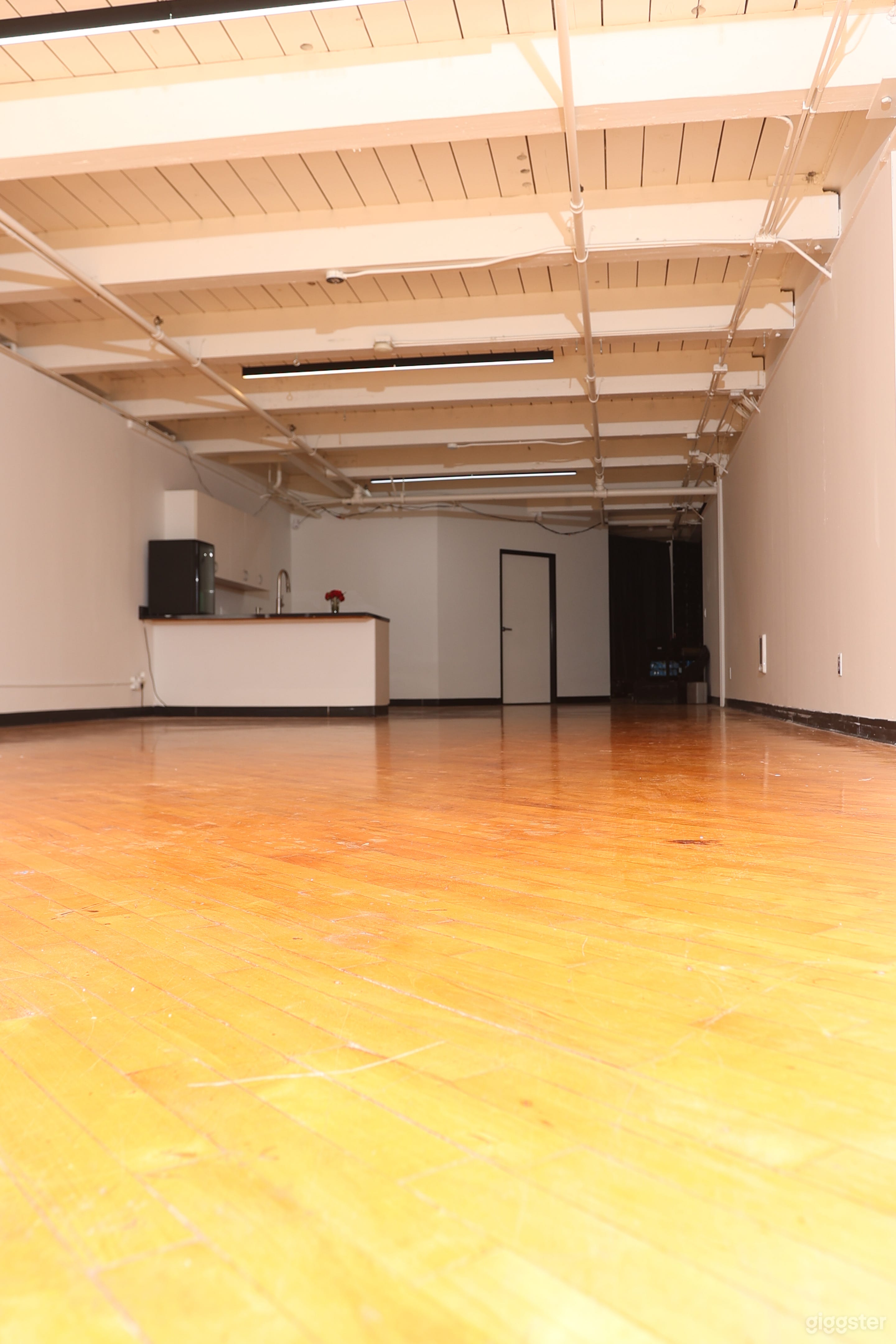 Modern Industrial Studio & Creative Flex Space Photo 4