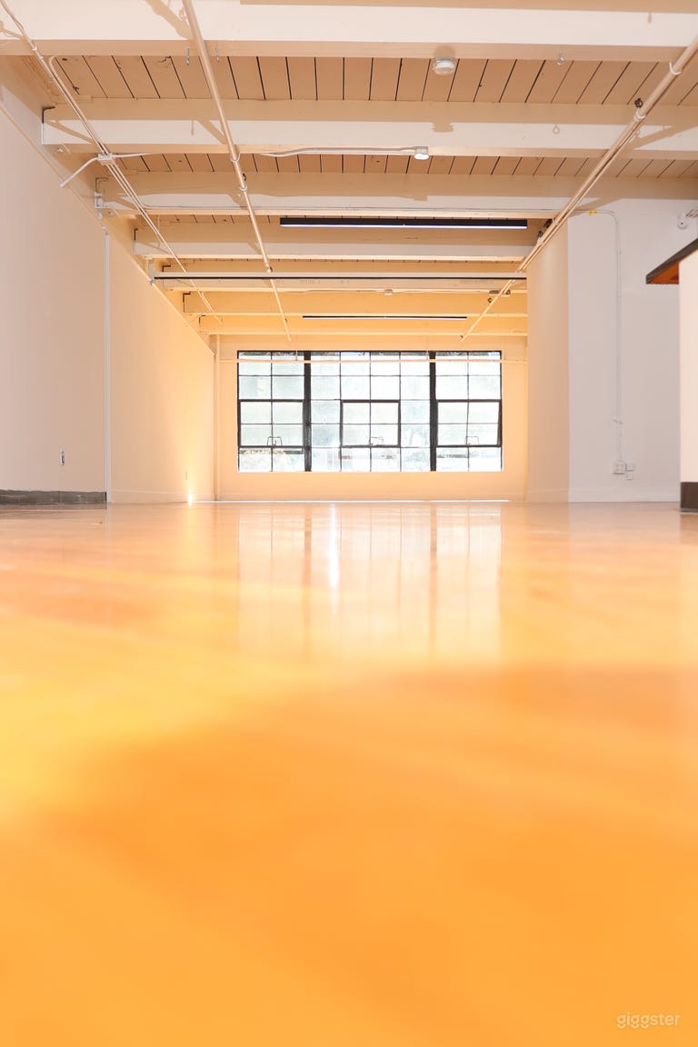  Modern Industrial Studio & Creative Flex Space 