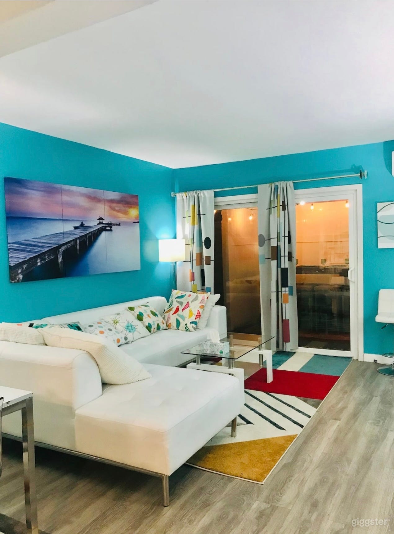 Modern Luxury Getaway with Jacuzzi  Photo 1