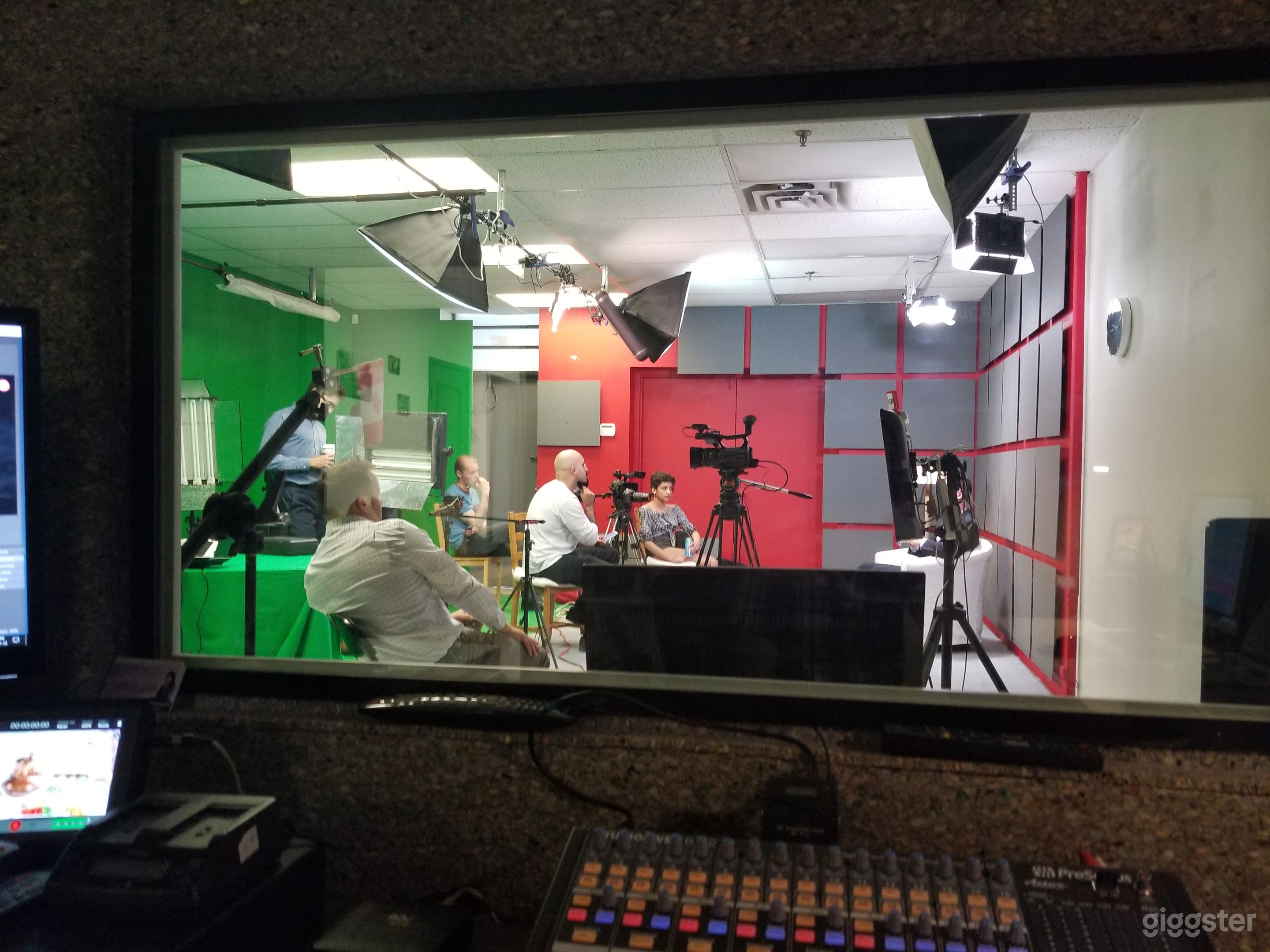 Green Screen Studio Photo 2