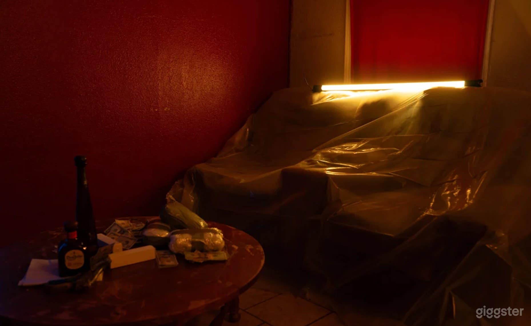 Trap House Film Set indoor/outdoor (smoking allowed) Photo 4