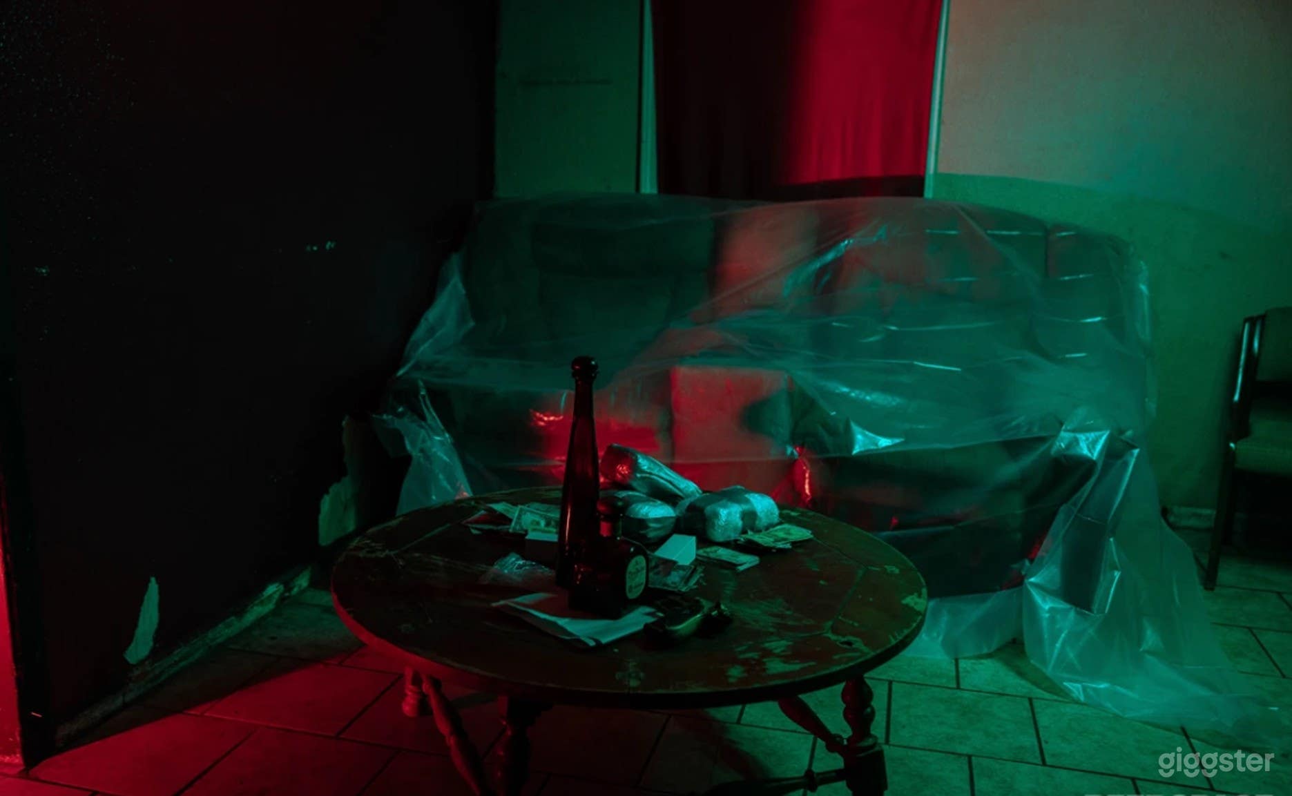 Trap House Film Set indoor/outdoor (smoking allowed) Photo 2