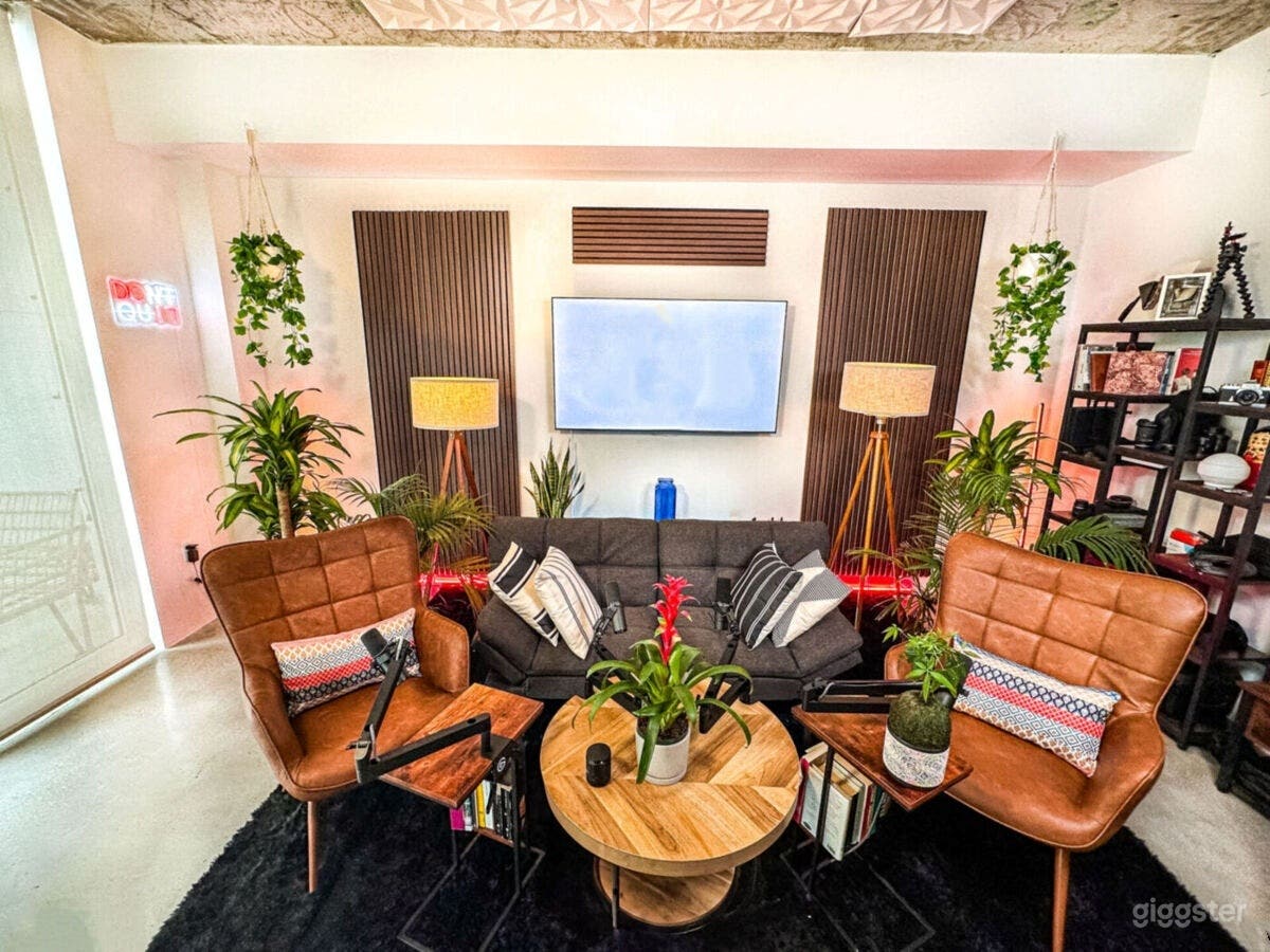 Creative Podcast Studio in Wynwood Photo 4