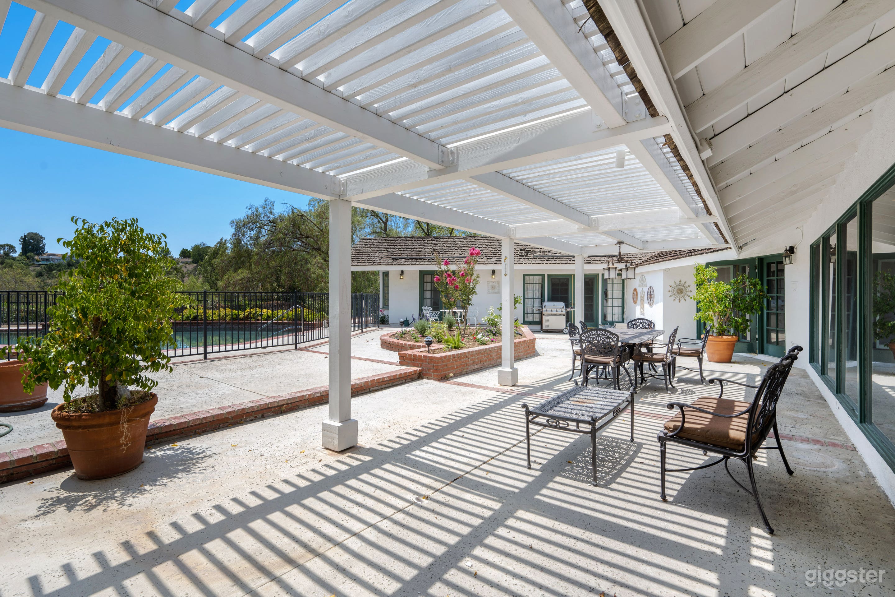 Hidden Hills Oasis Photo 4