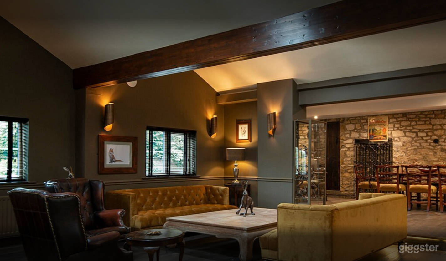 Cozy Indoor Bistro Bar Photo 4