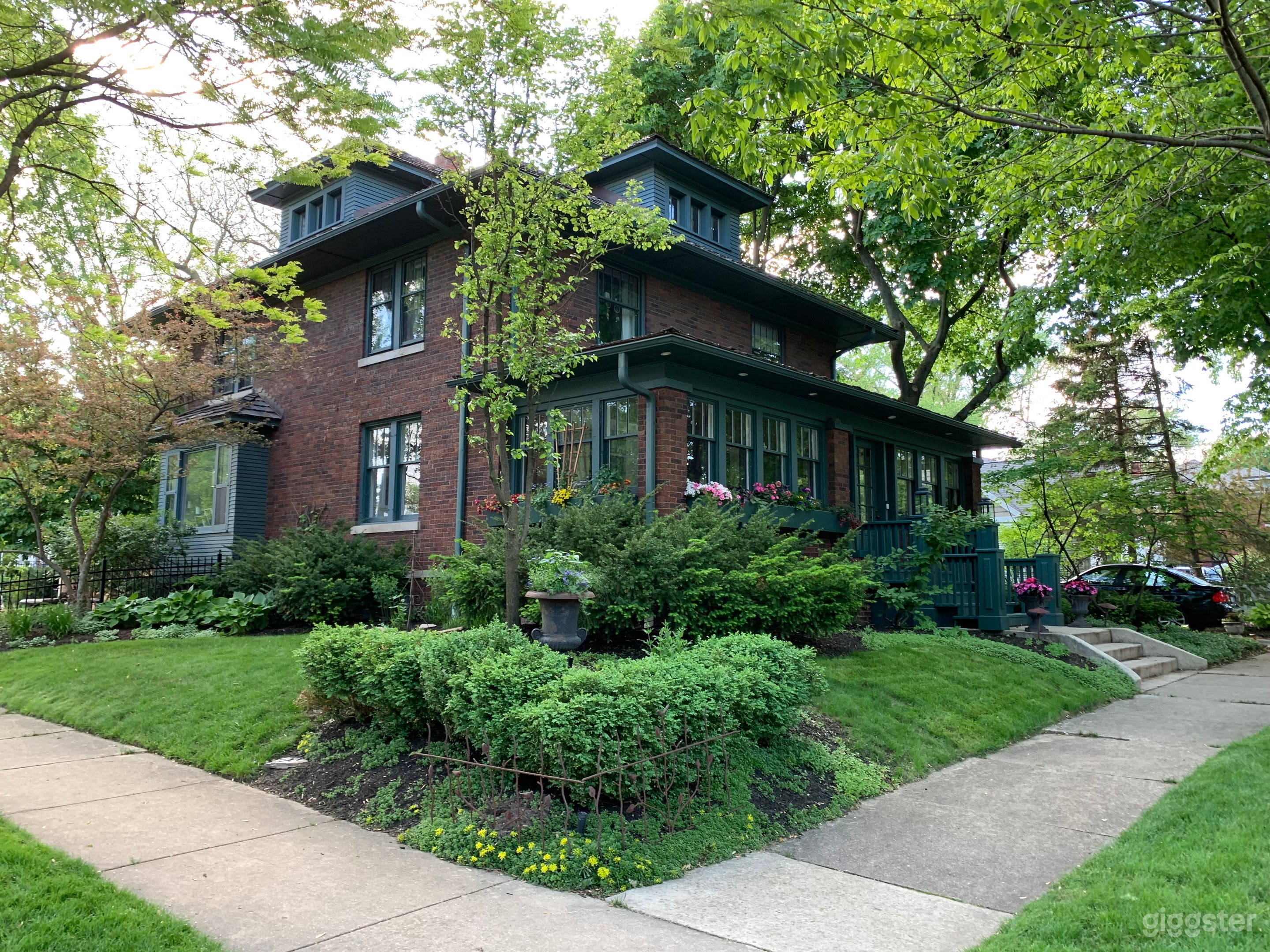Charming turn of century brick home  Photo 2