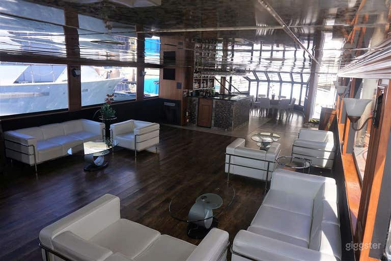  Fiesta y Crucero en Yate de LUJO 