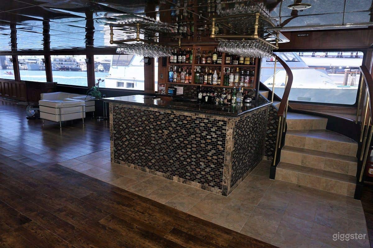 LUXURY Yacht Party and Cruise Photo 3