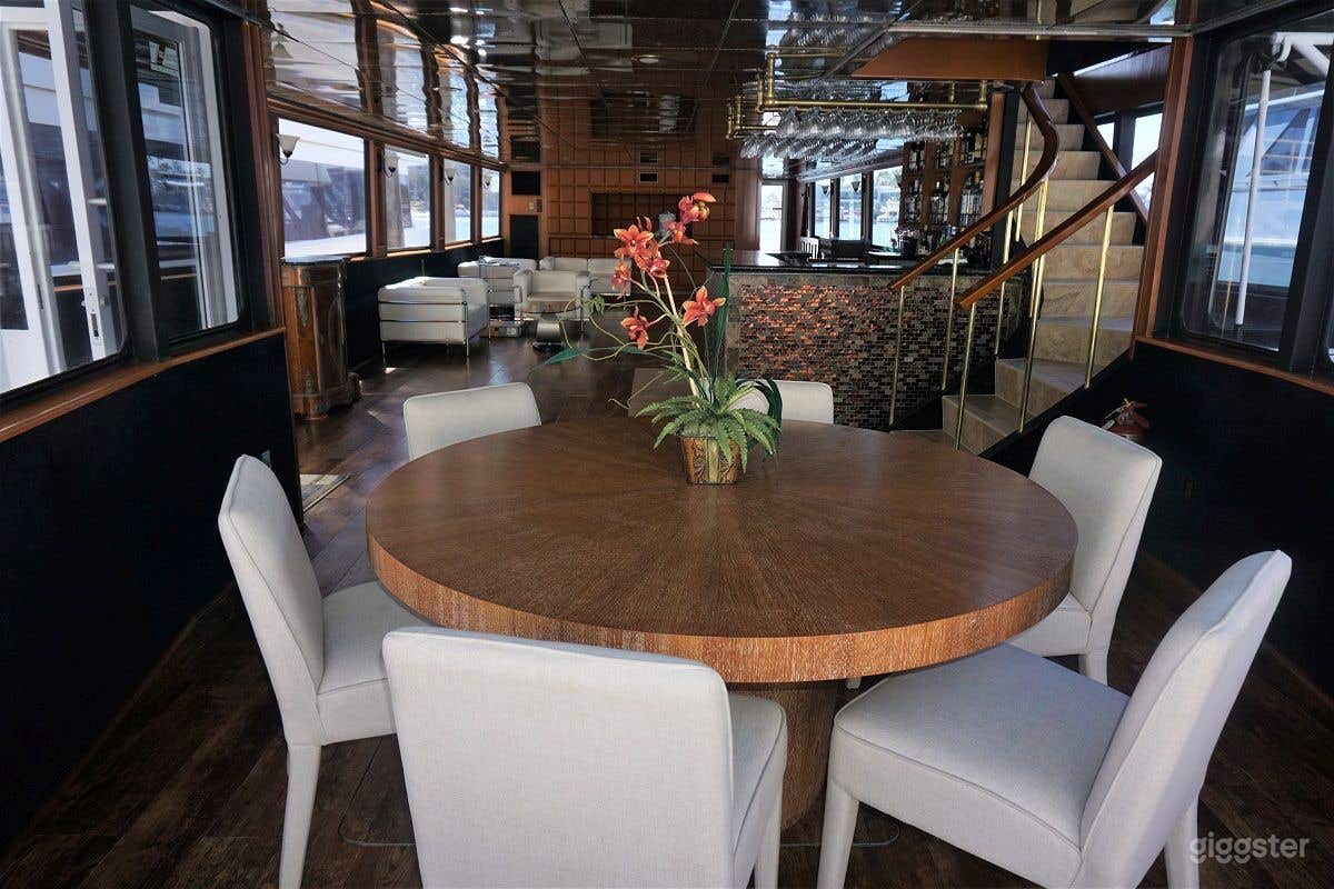 LUXURY Yacht Party and Cruise Photo 4