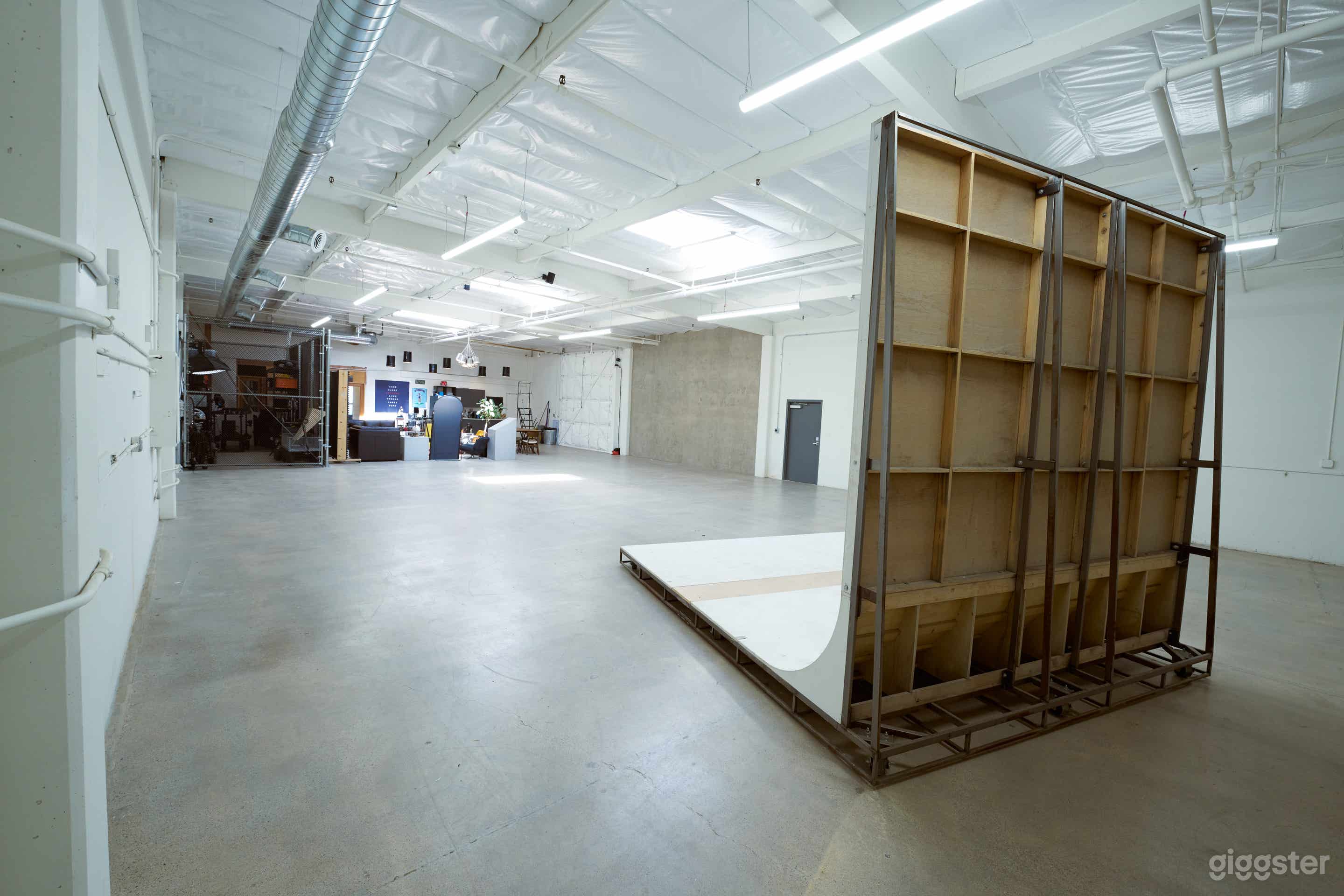4,000 SQ FT Luxury Production/Event Studio + Cyc Wall Photo 4