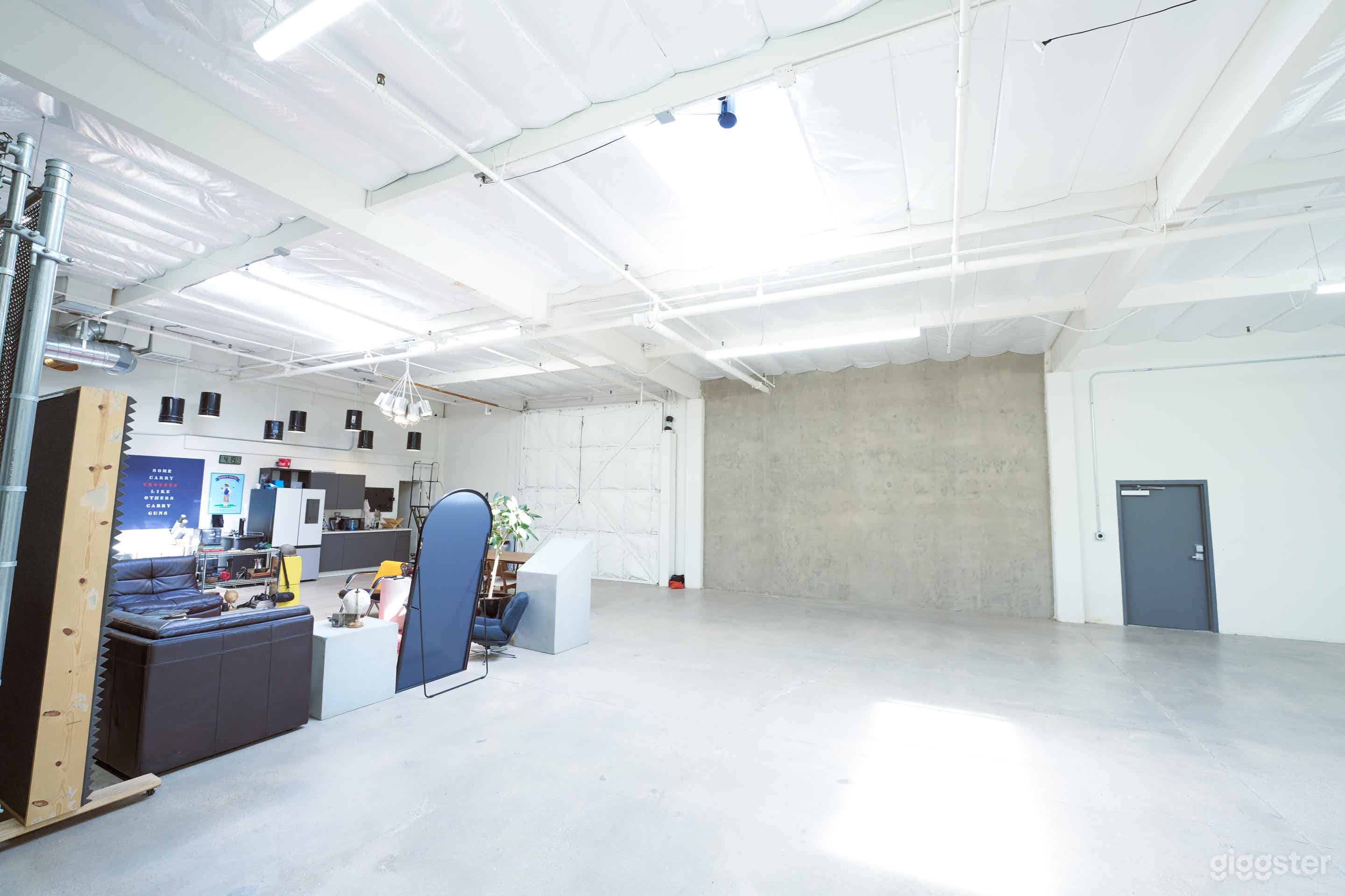 4,000 SQ FT Luxury Production/Event Studio + Cyc Wall Photo 3