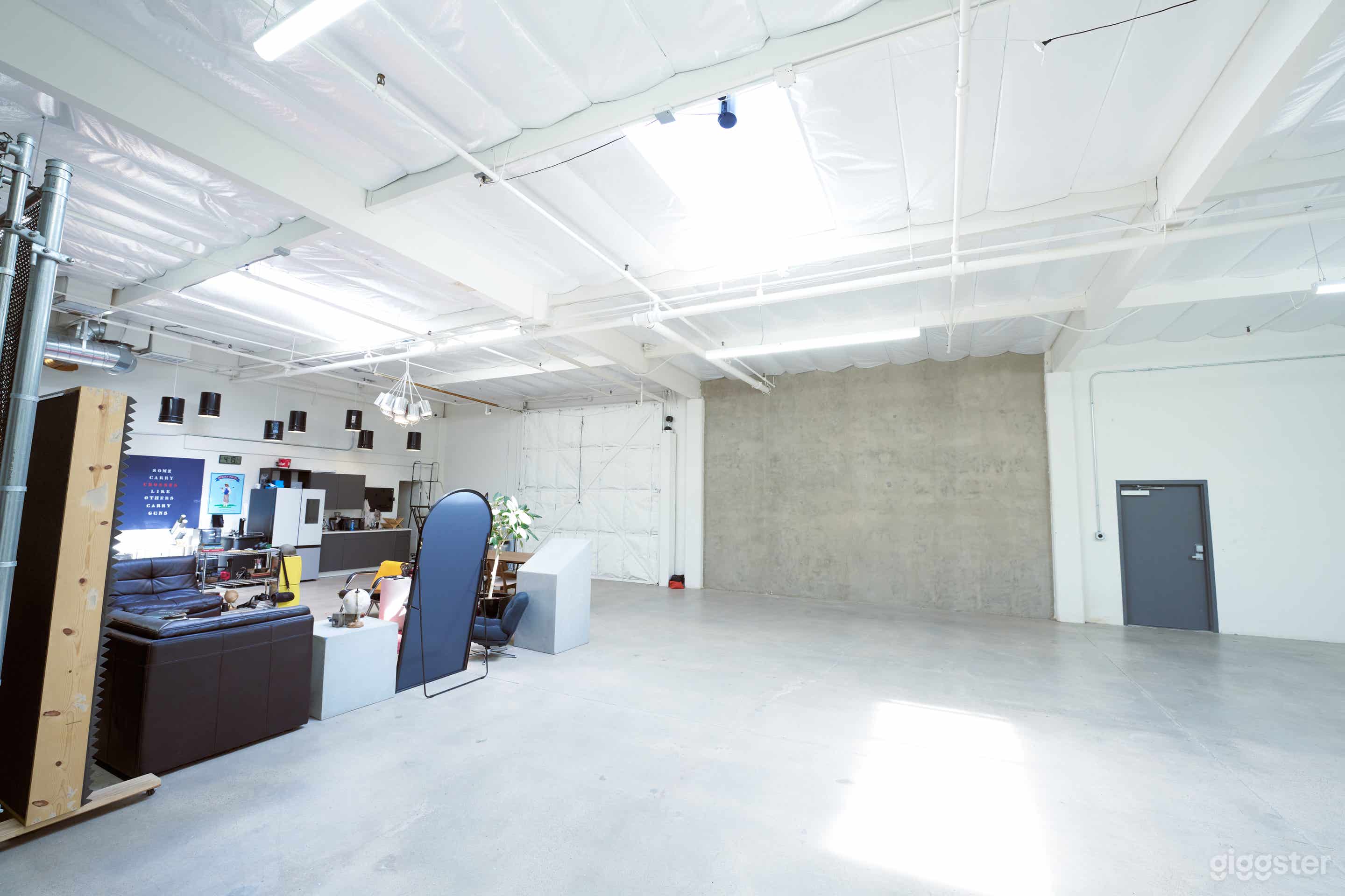 4,000 SQ FT Luxury Production/Event Studio + Cyc Wall Photo 3