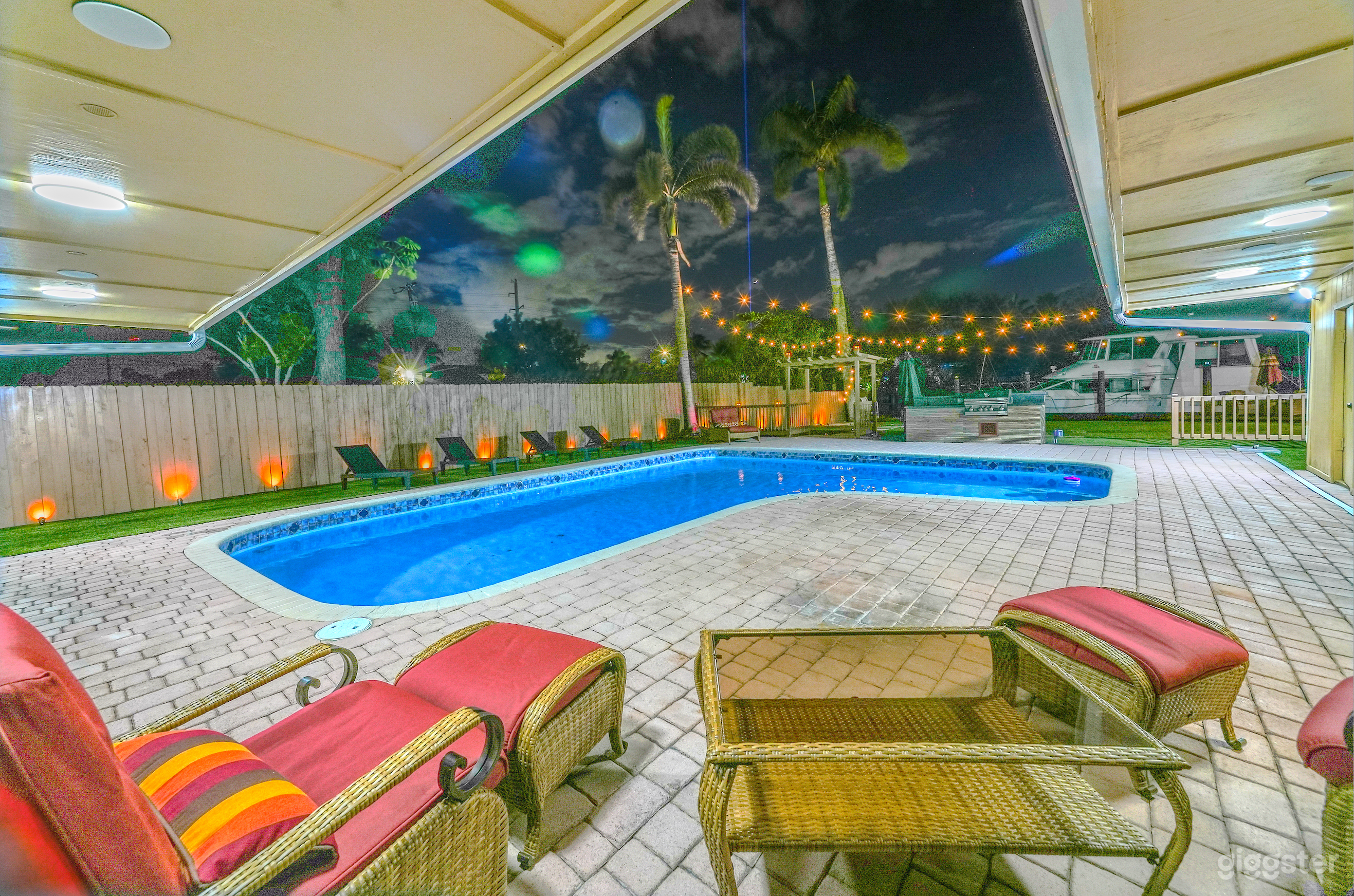 Luxury Waterfront Backyard with Pool In Fort Lauderdale Photo 1
