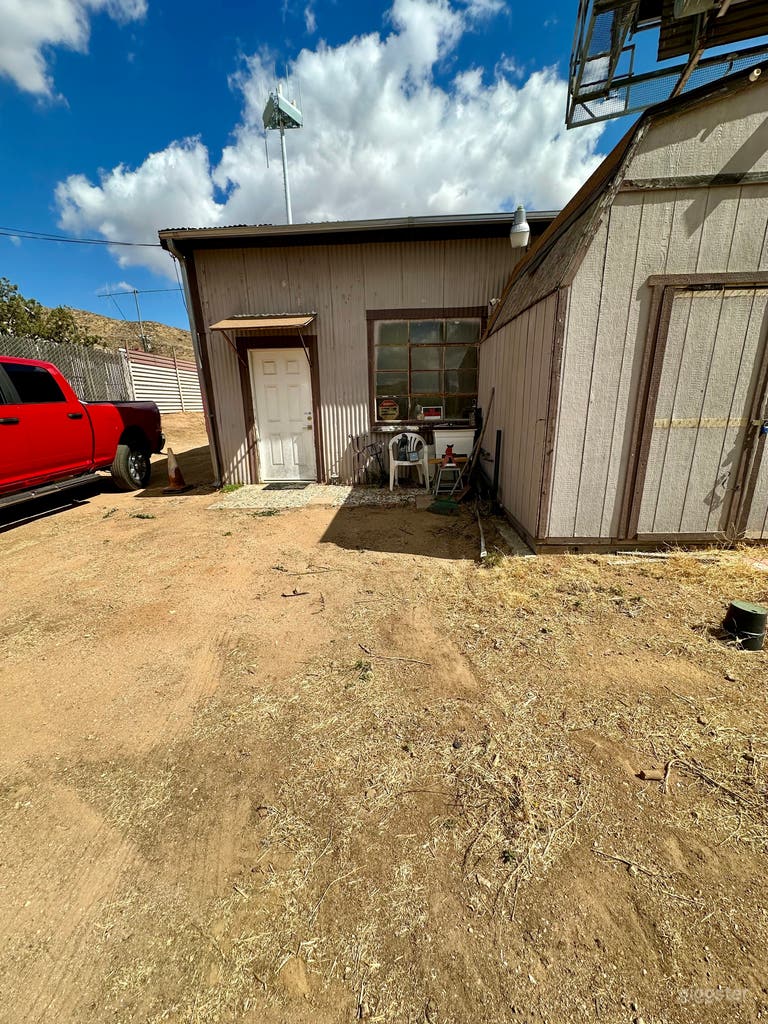  Metal industrial warehouse (20x30 =600 SF) space on our commercial desert property.  