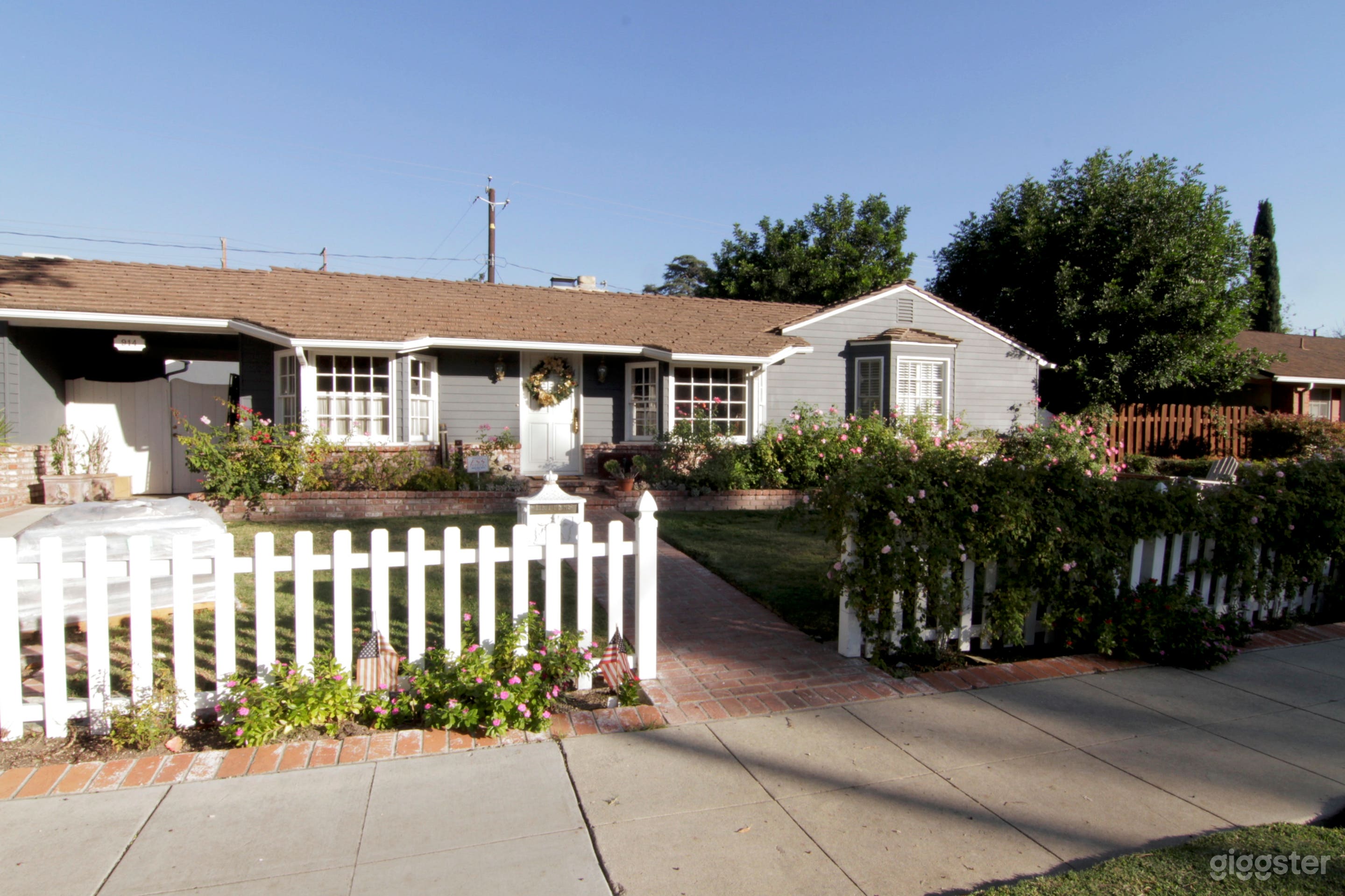 Gorgeous Home with a Lovely Backyard Garden Photo 1