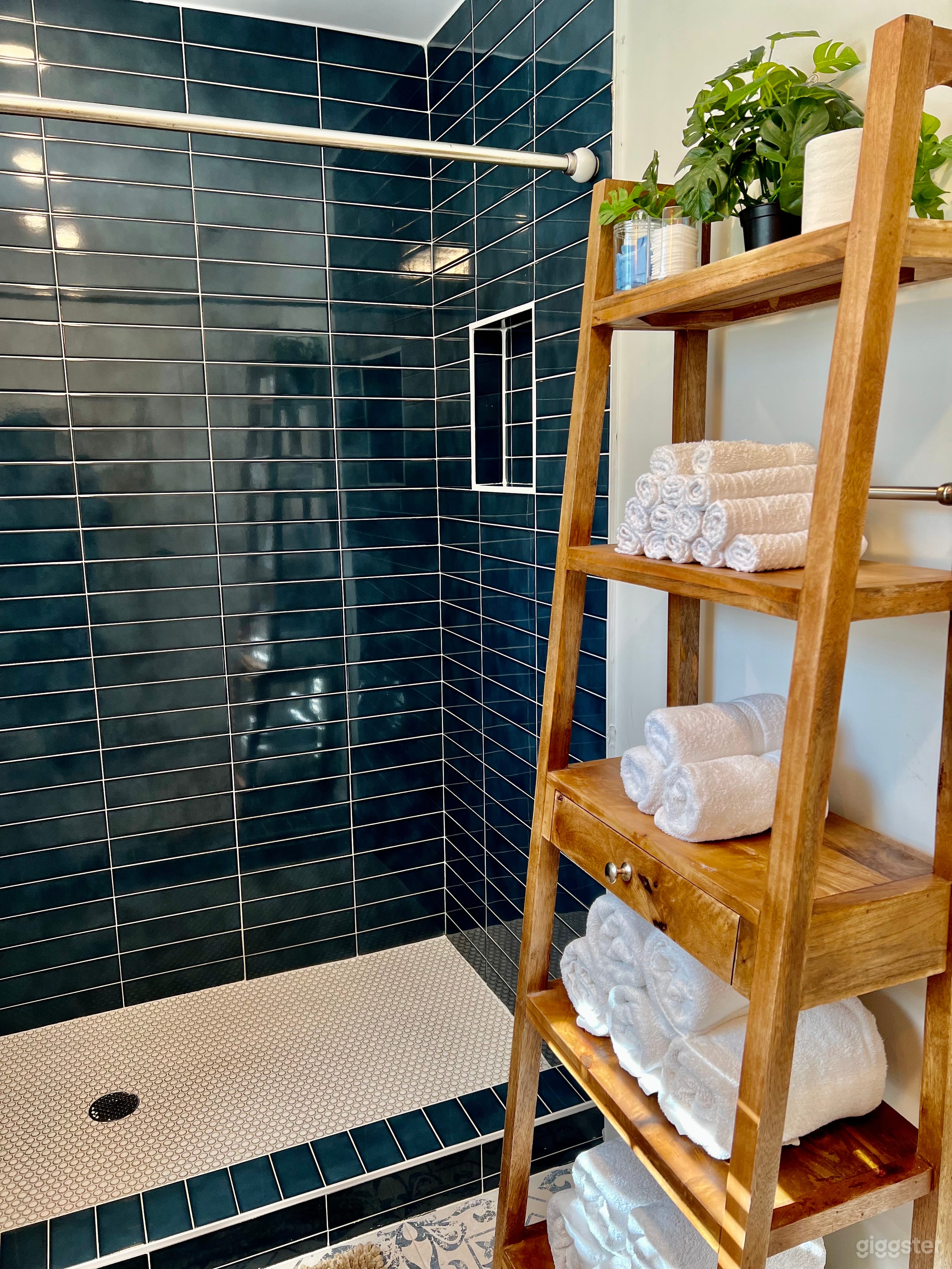 Modern 1960's Ranch Style Home Photo 3