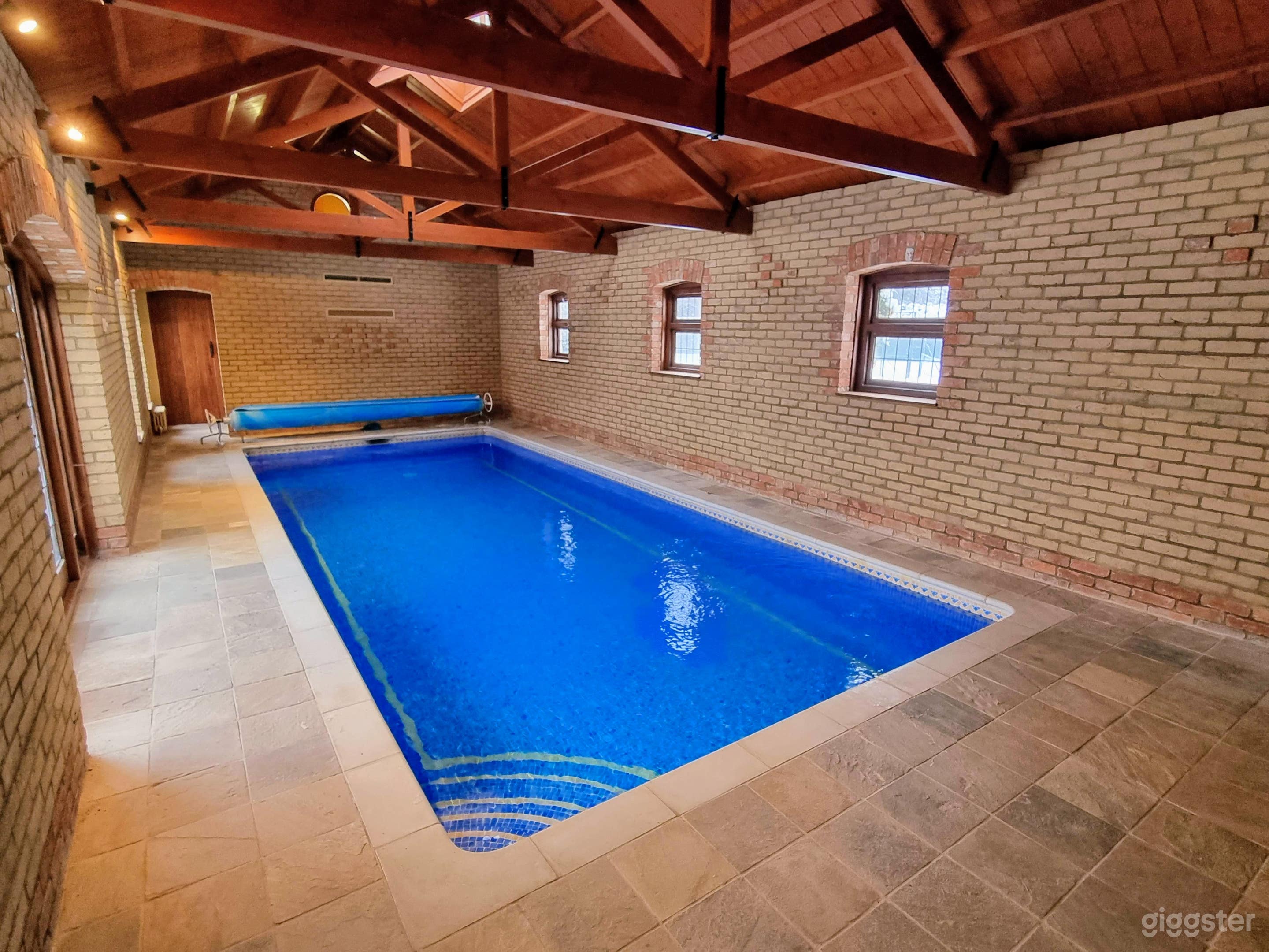 Luxury indoor pool and sauna Photo 3
