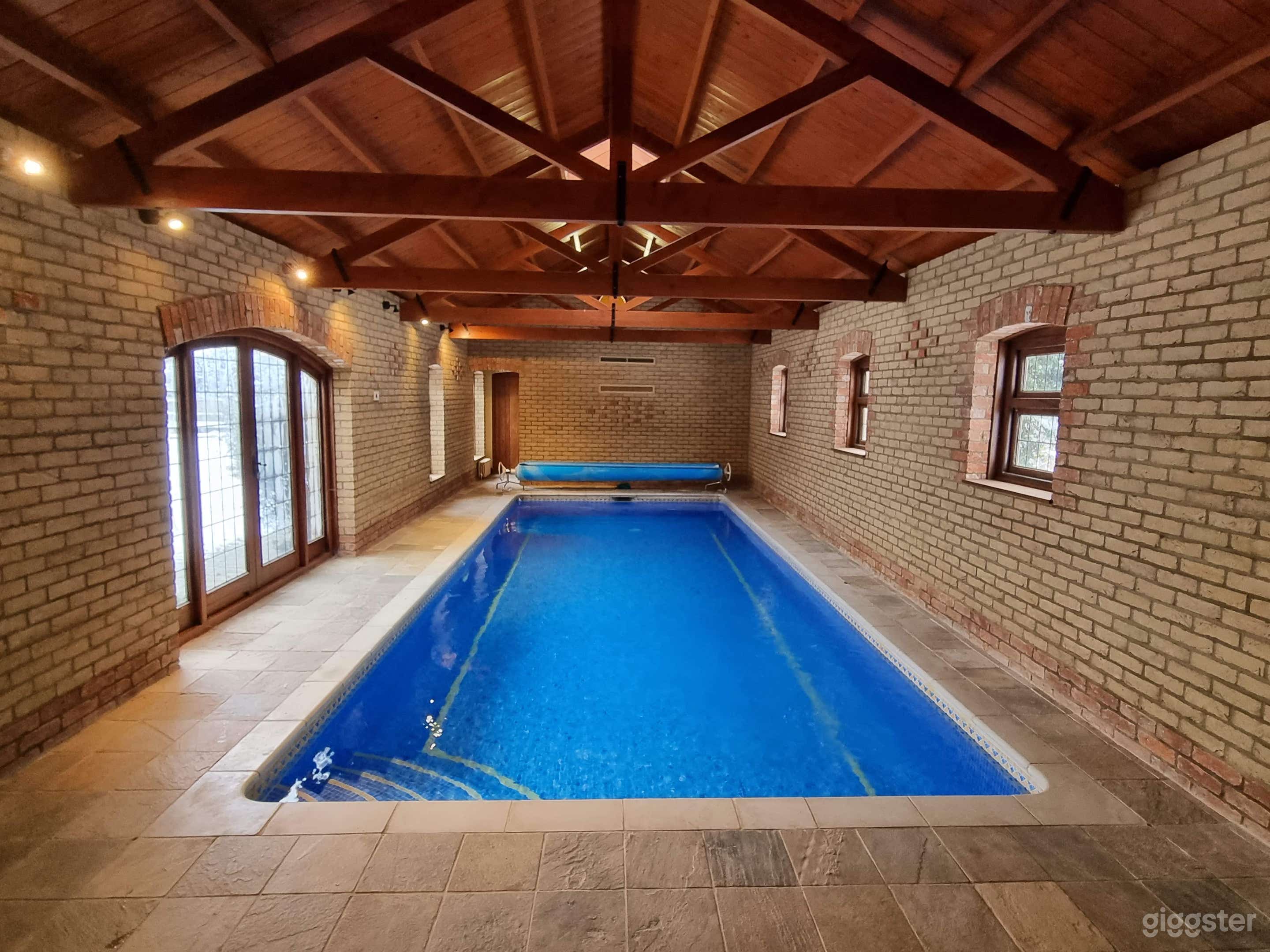 Luxury indoor pool and sauna Photo 4