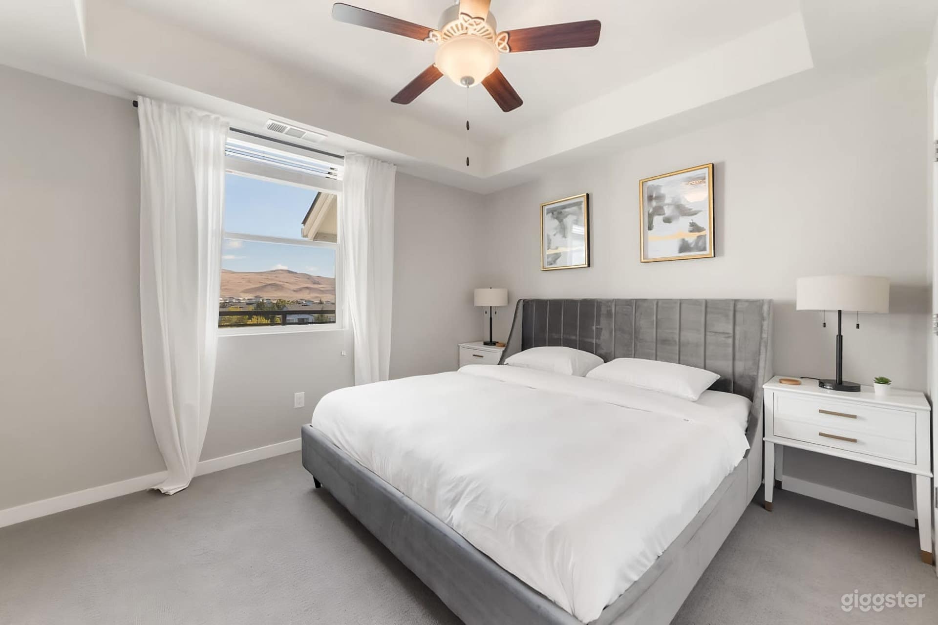 Chic Apt. w/ Jacuzzi, Pool, BBQ, & Mountain Views Photo 2